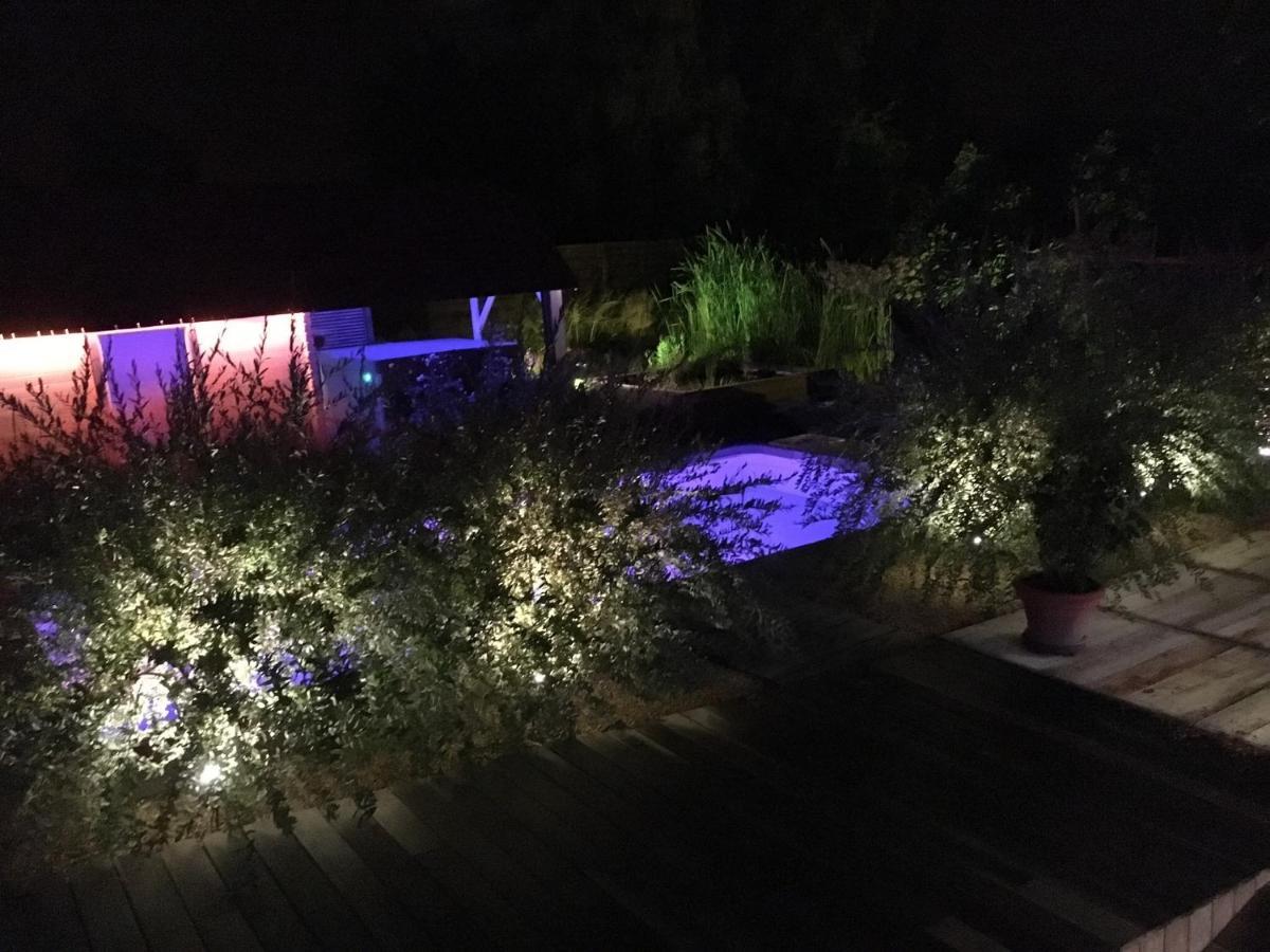 La Chambre Du Chemin Vert : Spa Piscine Sauna Jodoigne Exterior photo