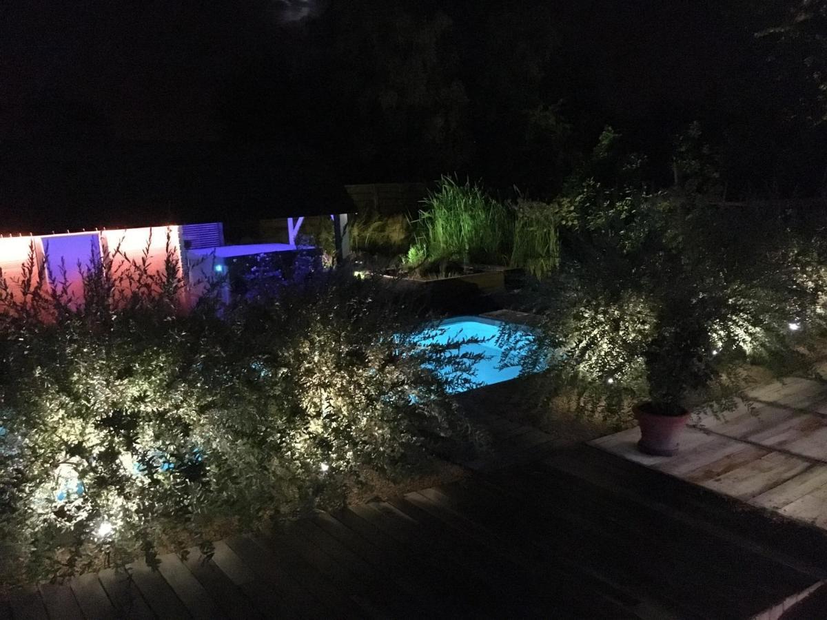 La Chambre Du Chemin Vert : Spa Piscine Sauna Jodoigne Exterior photo